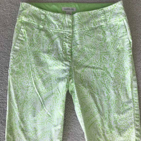 Harold's Woman's Bermuda Golf Shorts - Picture 1 of 5